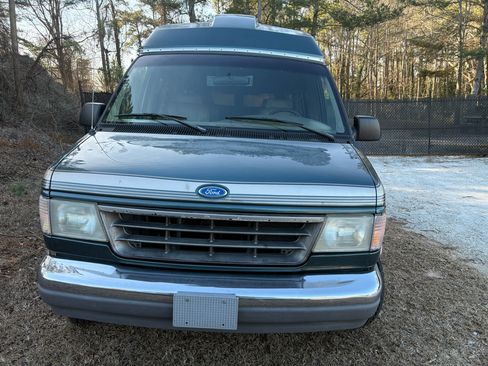 Used 1995 Ford E-150 and Econoline 150 image 2