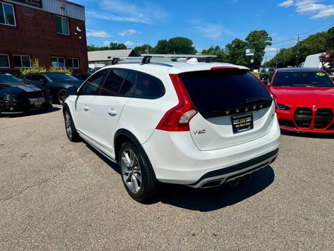 Used 2018 Volvo V60 T5 Cross Country w/ Convenience Package AWD/4WD image 6