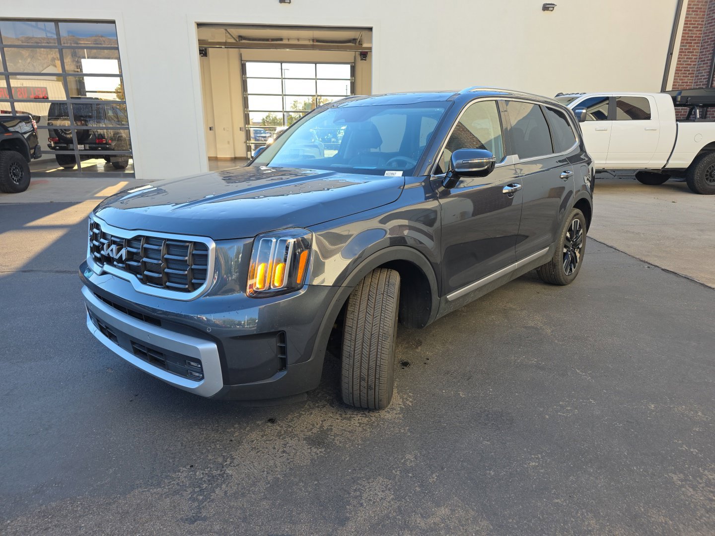 Used 2024 Kia Telluride SX Prestige AWD/4WD image 3