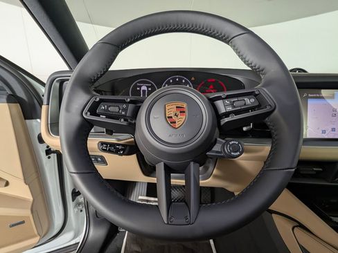 New 2026 Porsche Cayenne image 32