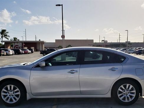 Used 2017 Nissan Altima 2.5 S w/ Power Driver Seat Package FWD image 2