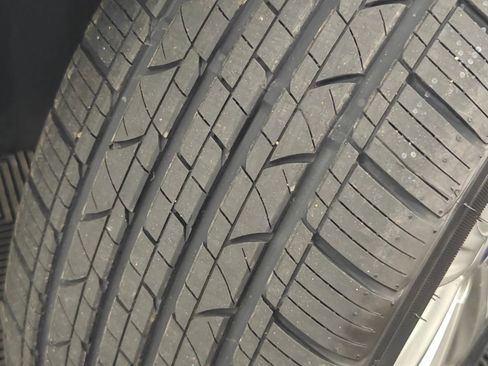 Used 2017 Ford Escape Titanium w/ Equipment Group 301A AWD/4WD image 62