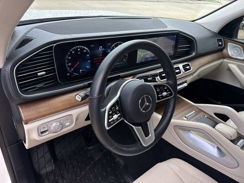 Used 2022 Mercedes-Benz GLS 450 4MATIC image 19