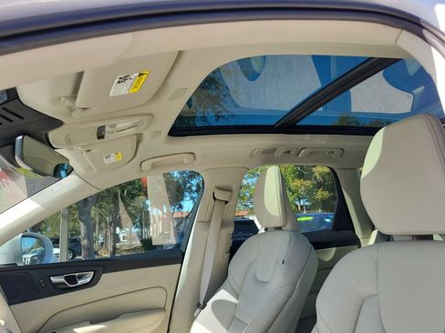 Used 2023 Volvo XC60 B5 Plus image 28