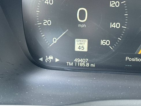 Used 2017 Volvo XC90 T6 Inscription w/ Vision Package AWD/4WD image 3