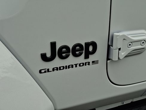 New 2026 Jeep Gladiator Sport image 5