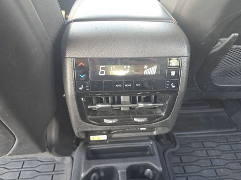 Used 2023 Jeep Grand Cherokee L Limited image 24