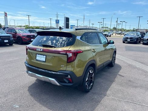 Used 2024 Kia Seltos SX w/ SX Sunroof Package AWD/4WD image 5