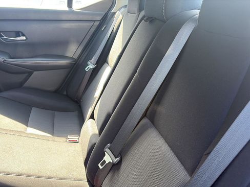 Used 2021 Nissan Sentra SV image 11