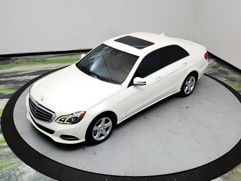 Used 2014 Mercedes-Benz E 350 Sedan image 33