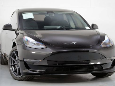 Used 2022 Tesla Model 3 image 4