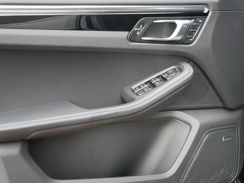 New 2025 Porsche Macan S image 8