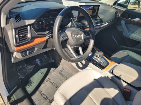 Used 2022 Audi Q5 2.0T Premium Plus w/ Premium Plus Package AWD/4WD image 12