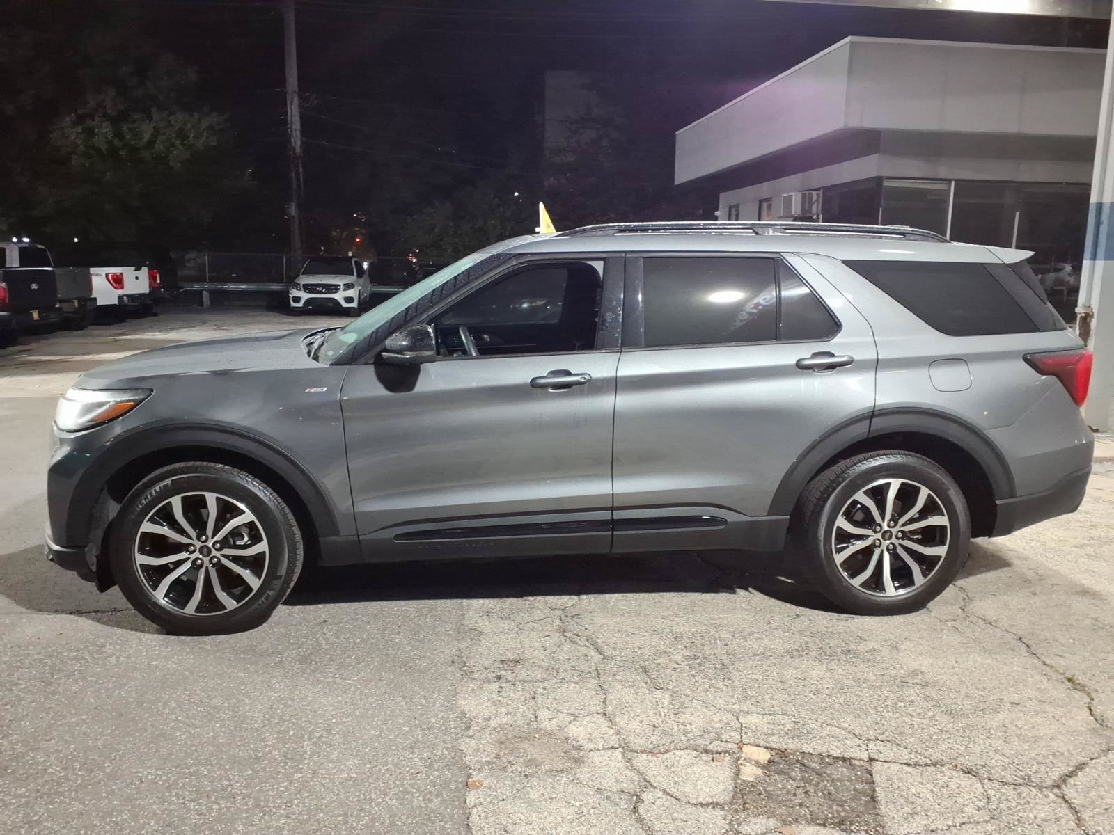 Certified 2025 Ford Explorer ST-Line AWD/4WD image 6