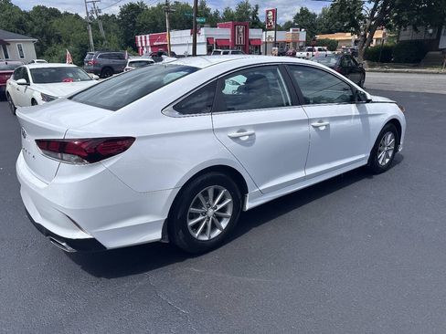 Used 2019 Hyundai Sonata SE w/ Winter Weather Package FWD image 4