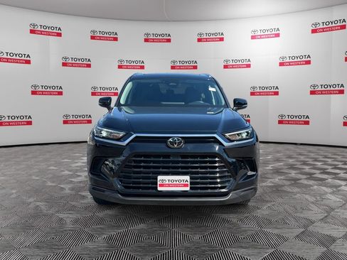 Certified 2025 Toyota Grand Highlander AWD image 2