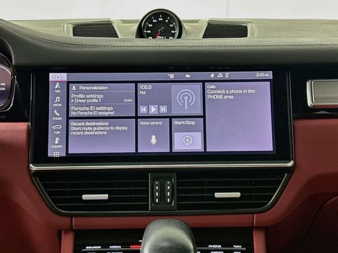 Certified 2021 Porsche Cayenne Turbo AWD/4WD image 17