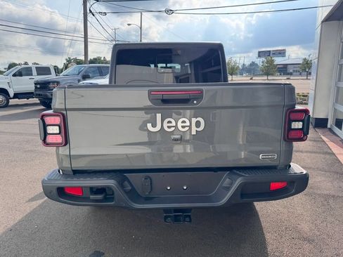 Used 2021 Jeep Gladiator Overland AWD/4WD image 4