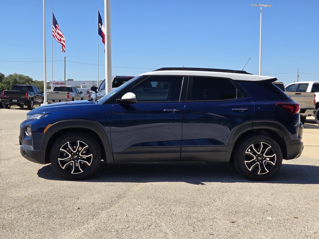 Used 2022 Chevrolet TrailBlazer ACTIV w/ Sun and Liftgate Package FWD image 4