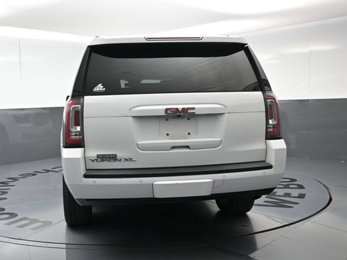 Used 2017 GMC Yukon XL SLT w/ Premium Edition AWD/4WD image 8