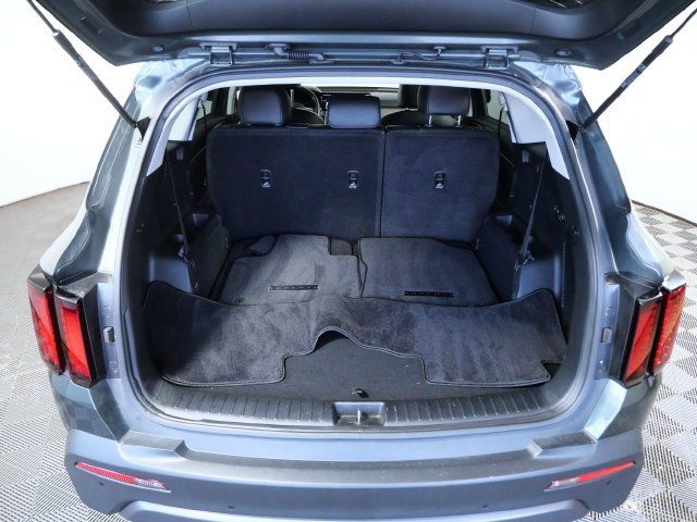 Used 2023 Kia Sorento S AWD/4WD image 9