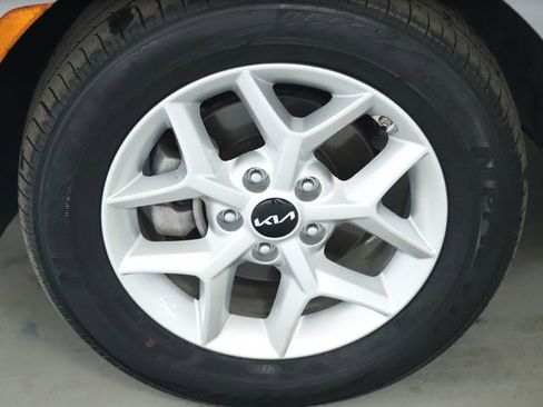 Used 2023 Kia Soul LX w/ LX Technology Package image 43