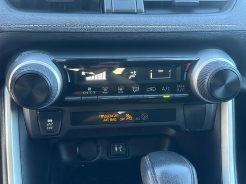 Used 2019 Toyota RAV4 LE image 23