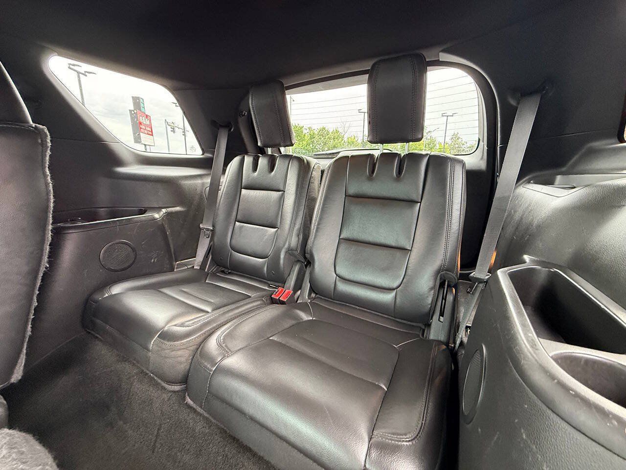 Used 2015 Ford Explorer XLT w/ Equipment Group 202B AWD/4WD image 18