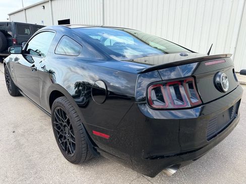 Used 2013 Ford Mustang Premium RWD image 3