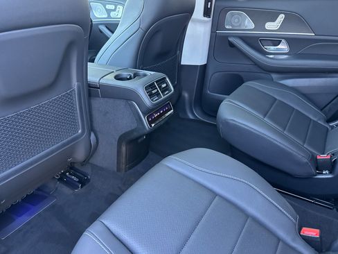 New 2026 Mercedes-Benz GLS 450 4MATIC image 12