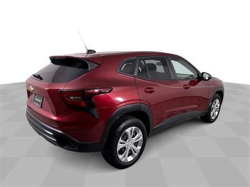 Used 2024 Chevrolet Trax LS image 8