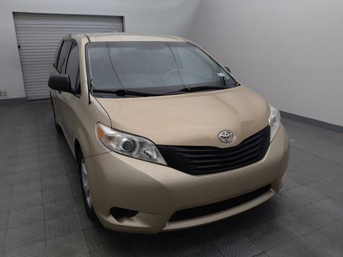 Used 2014 Toyota Sienna L image 14