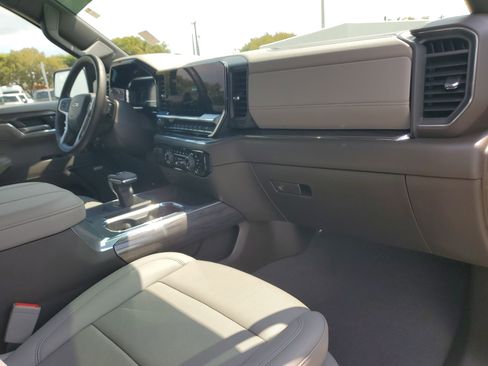 Used 2024 Chevrolet Silverado 1500 LTZ image 16