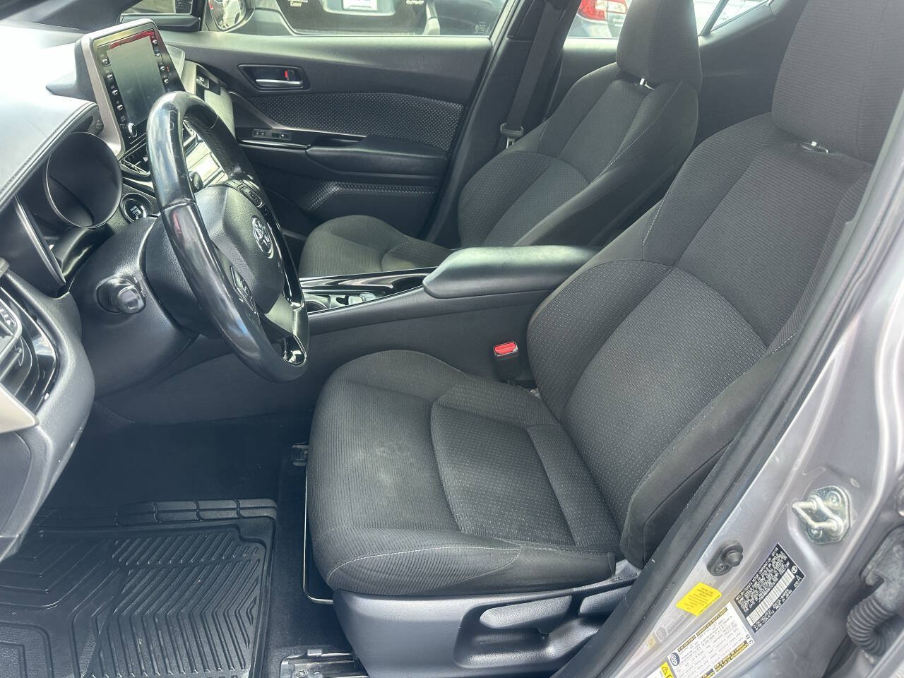 Used 2019 Toyota C-HR XLE FWD image 11