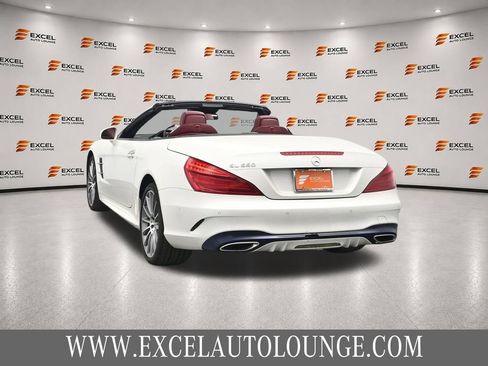 Used 2018 Mercedes-Benz SL 550 image 3