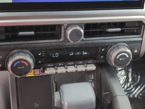 Used 2025 Toyota 4Runner TRD Off-Road Premium image 19