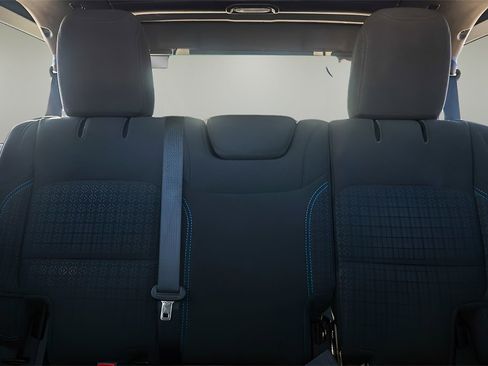 Used 2021 Jeep Wrangler Unlimited Islander image 18