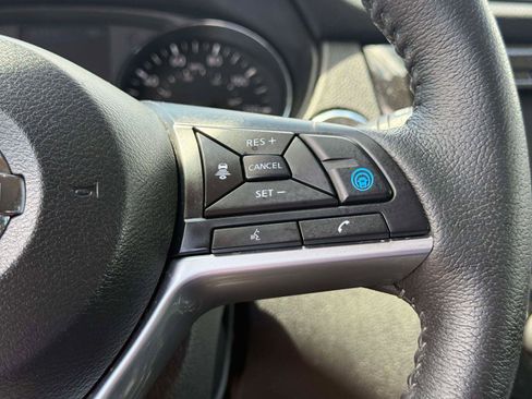Used 2020 Nissan Rogue SV w/ Sun & Sound Touring Package AWD/4WD image 30