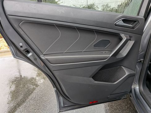 Used 2022 Volkswagen Tiguan SEL R-Line image 28