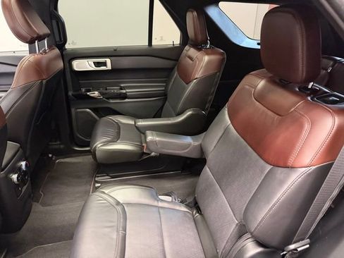 Used 2023 Ford Explorer Platinum w/ Technology Package AWD/4WD image 20