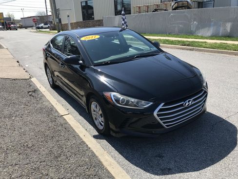 Used 2017 Hyundai Elantra SE image 4