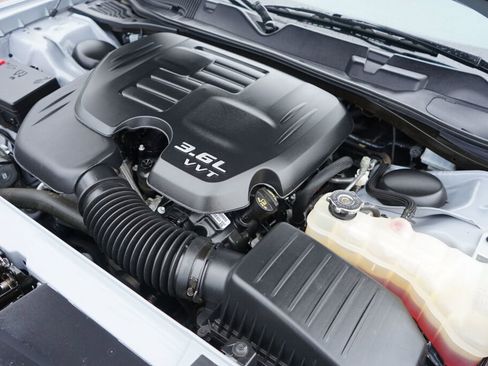 Used 2022 Dodge Challenger SXT w/ Blacktop Package image 9