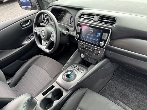 Certified 2025 Nissan Leaf S FWD image 28