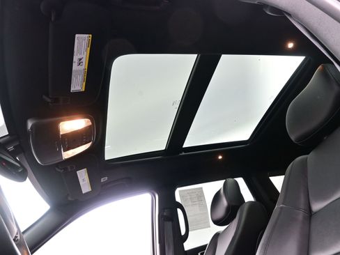 Used 2022 Jeep Grand Cherokee Limited image 18