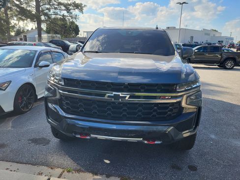 Used 2021 Chevrolet Tahoe Z71 w/ Luxury Package AWD/4WD image 2