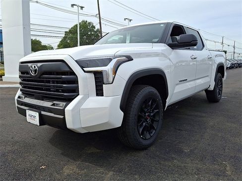 New 2026 Toyota Tundra SR5 image 3