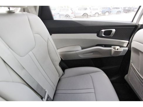 Used 2025 Kia Sorento S w/ Panoramic Sunroof Package FWD image 14