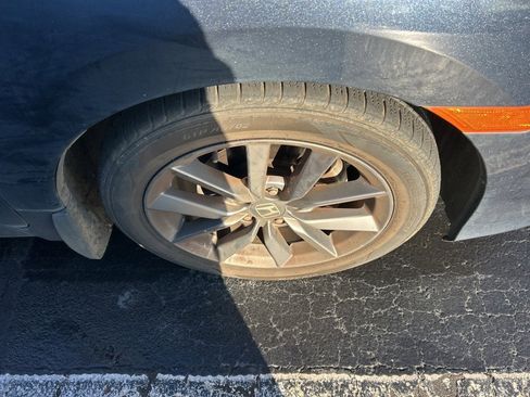 Used 2020 Honda Civic EX-L image 2