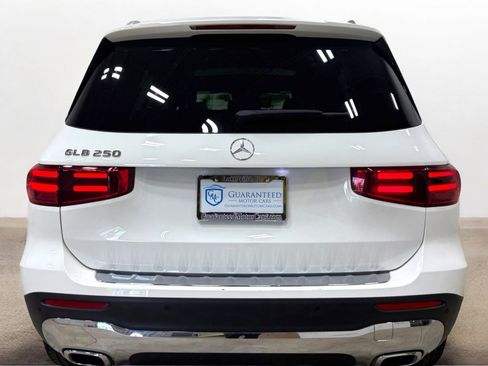 Used 2024 Mercedes-Benz GLB 250 image 8