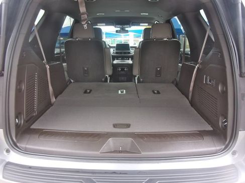 Used 2021 GMC Yukon SLT w/ SLT Luxury Package AWD/4WD image 32